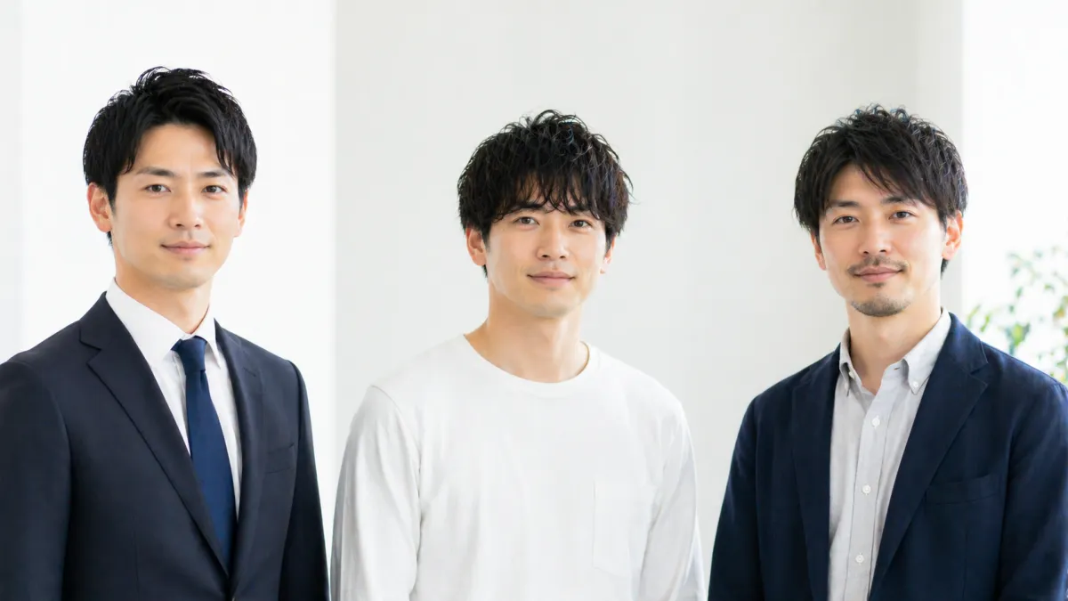 湘南美容クリニックと他院を比較する男性