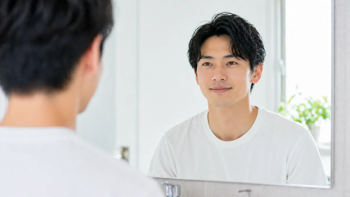 湘南美容クリニックのヒゲ脱毛を検討する男性